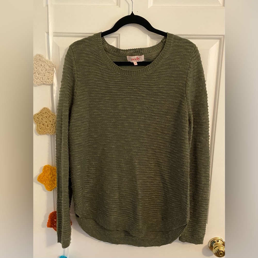 Redy woman’s crew neck high low pull over sweater green